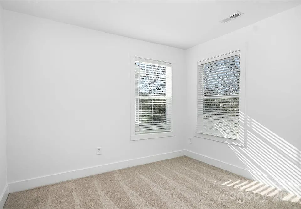 259 Patterson Ave SE