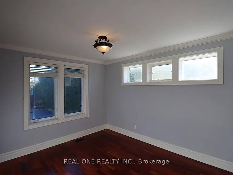 130 Mayfield Dr — Photo 11
