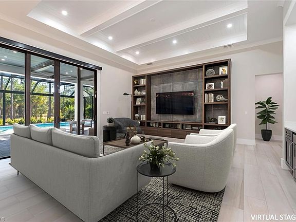 3rd image of 662 9th ST SW