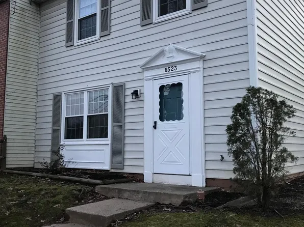 8523 Englewood Ct, Manassas Park, VA 20111