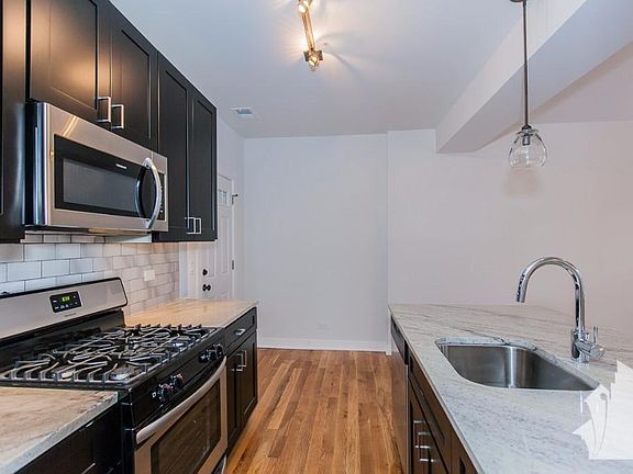 3rd image of 2202 W Eastwood Ave #2N