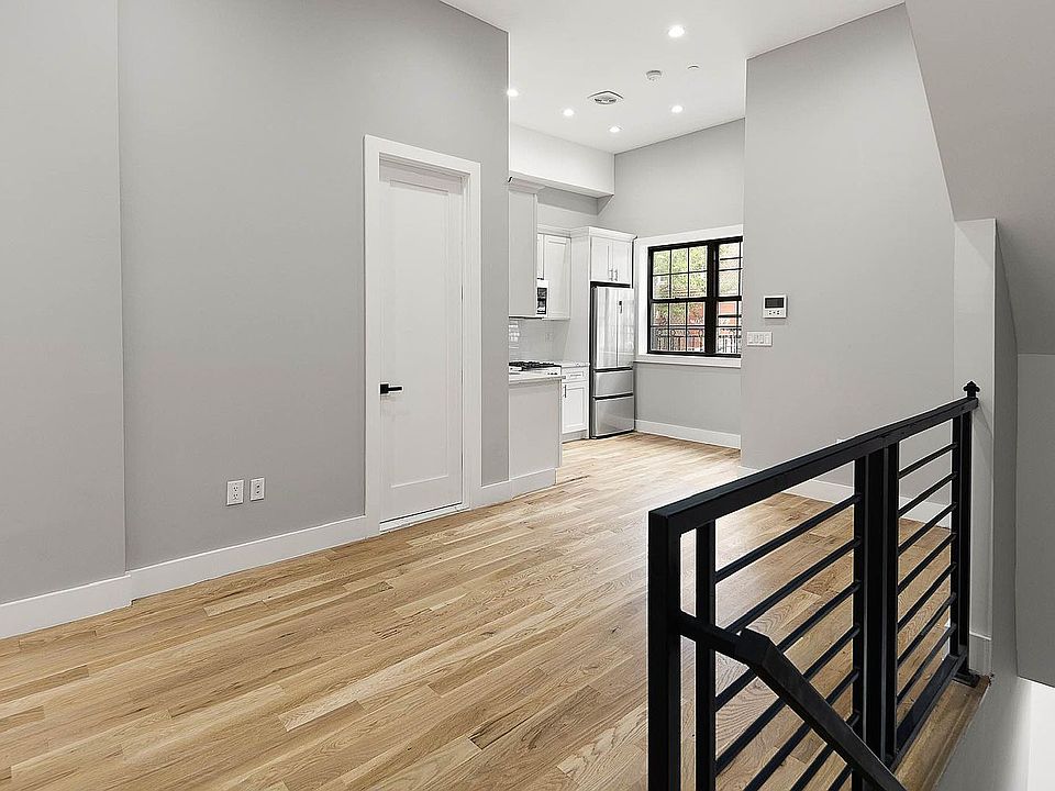 1st image of 542 Chauncey St #1A