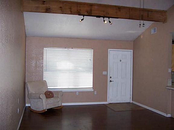 3rd image of 4050 Country Meadows Cir