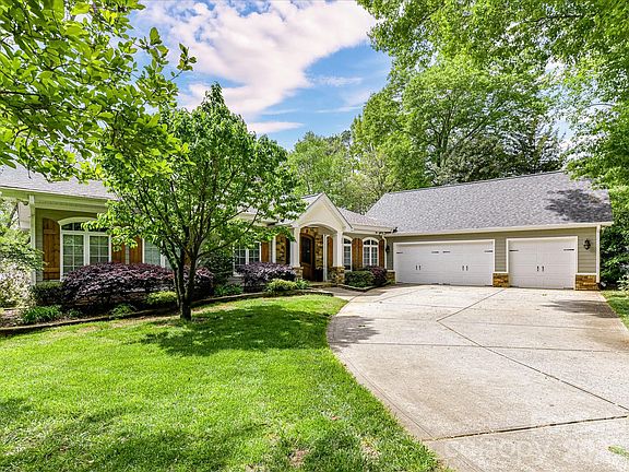 4th image of 16211 Terry Ln