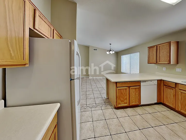 18078 N 113th Ave — Photo 5