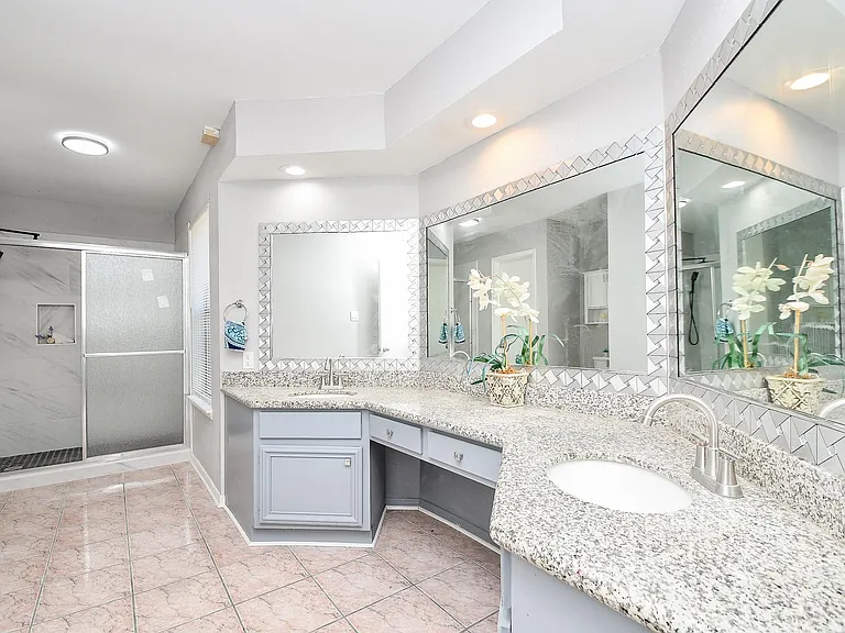 11414 Chariot Dr — Photo 26