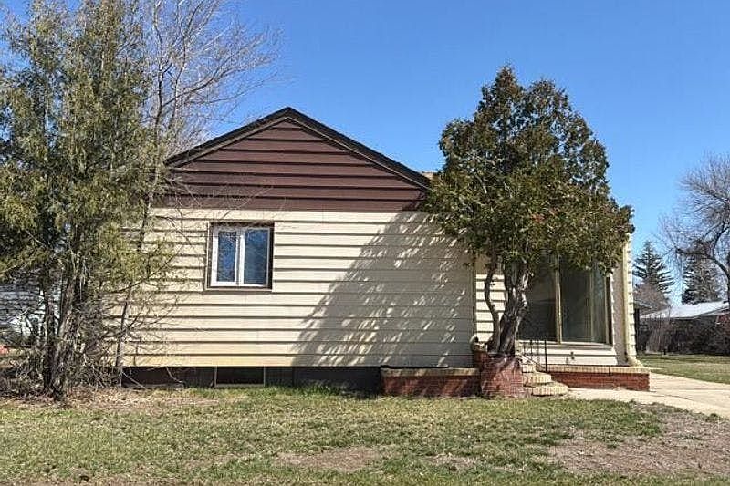 1st image of 318 N Hazel St