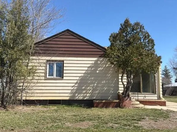 318 N Hazel St, Plentywood, MT 59254
