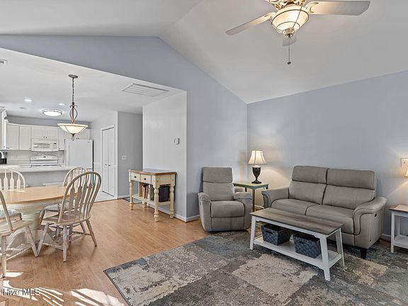 3rd image of 1603 W Oak Island Drive