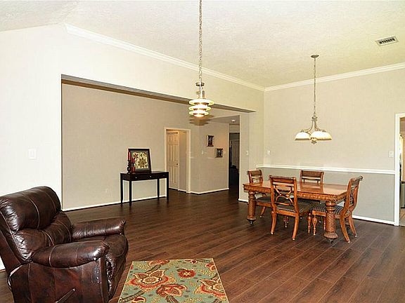 5th image of 106 Cloudbridge Dr