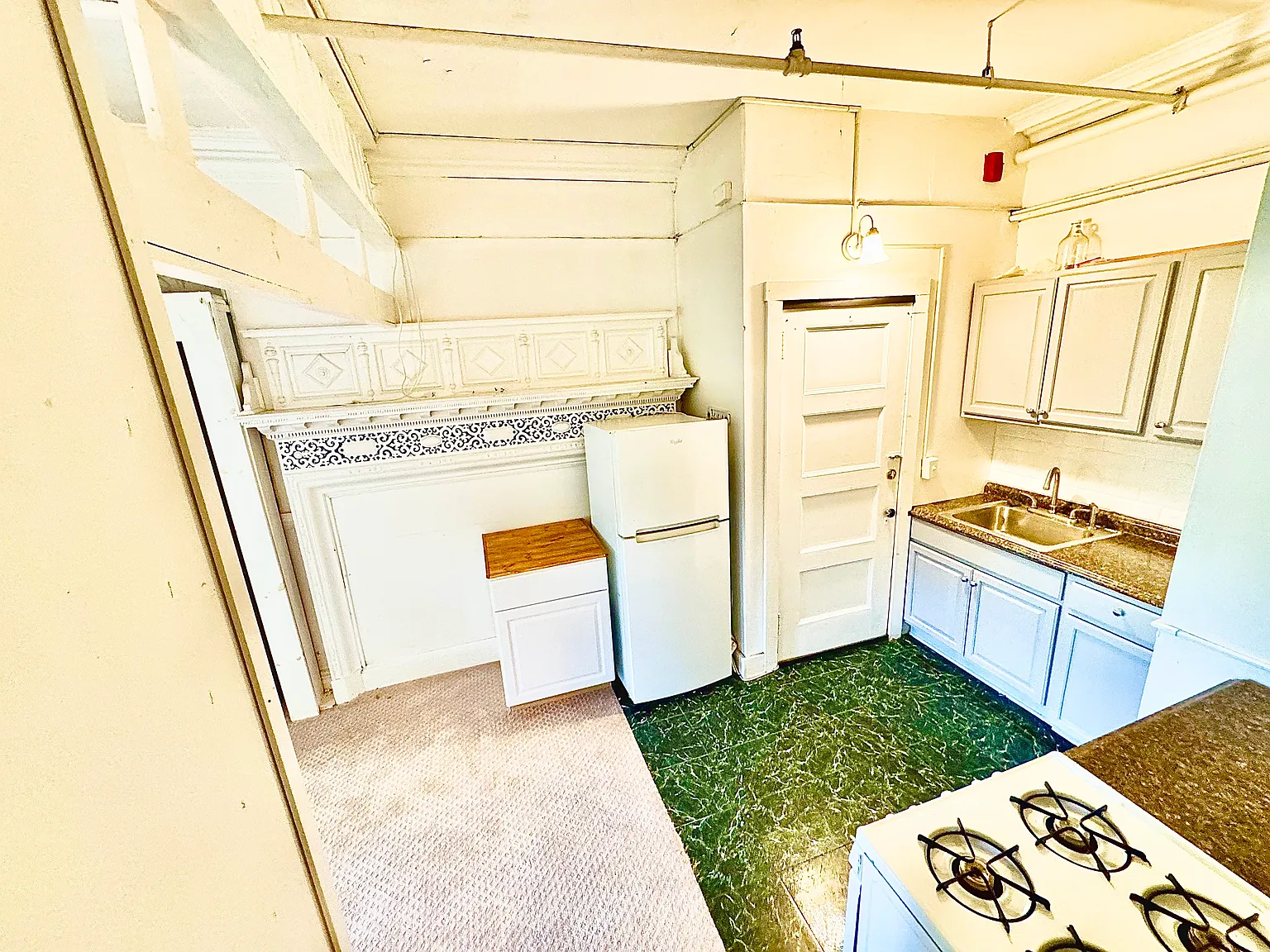 1 bed, 680 sqft, $1,900 — Photo 3