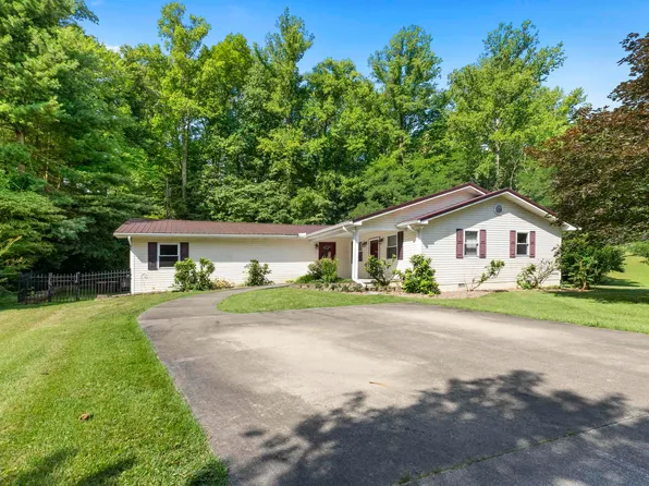 5537 Woodbine Rd, Ashland, KY 41102