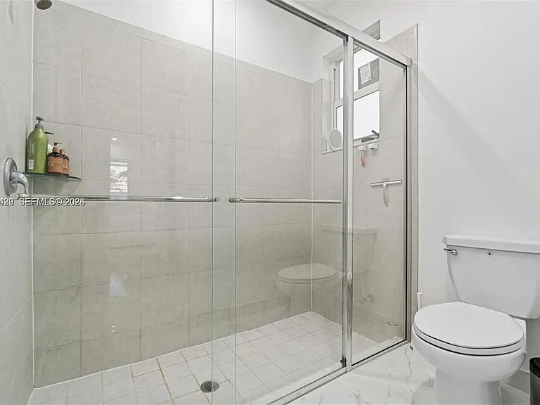 13305 SW 190th Ter — Photo 38