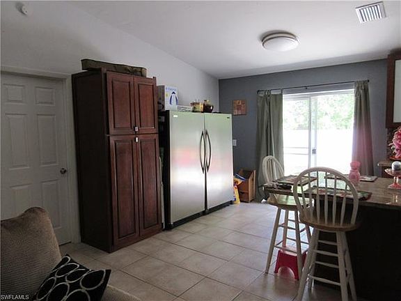 5th image of 485 NE 3rd Pl