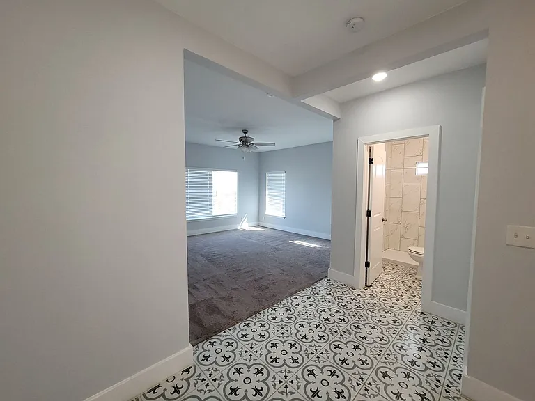 1026 W French Pl #3 — Photo 12
