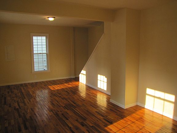 4th image of 346 S Walnut St