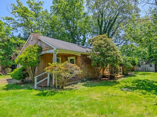82A Union Avenue, Center Moriches, NY 11934