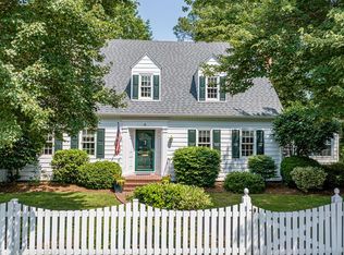 4 Onancock St, Onancock, VA 23417