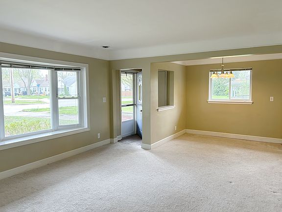 3rd image of 4024 W Webster Rd