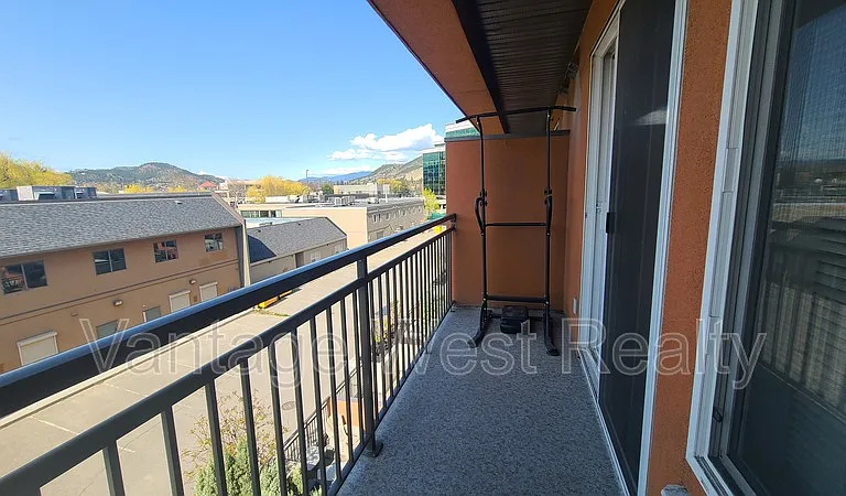 1550 Dickson Ave #318 — Photo 11