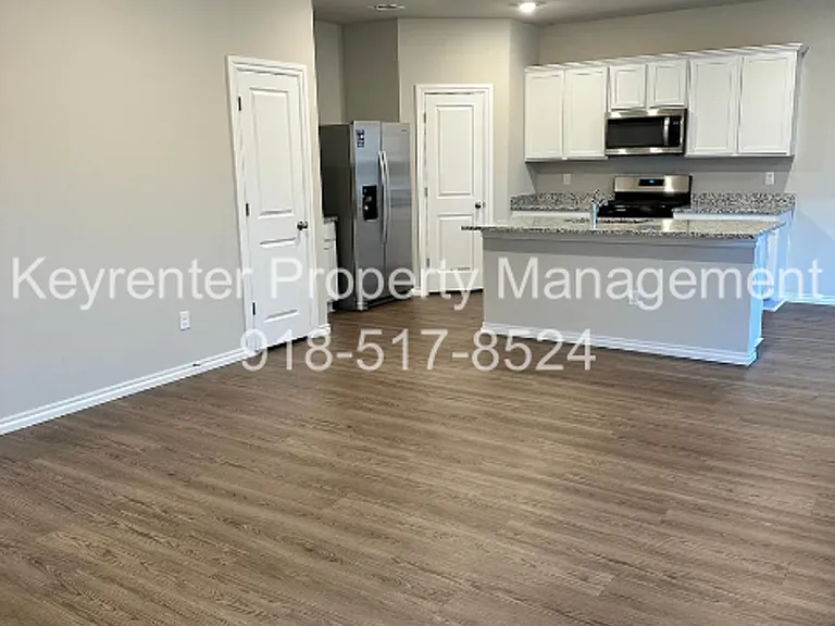 3117 Stonewall Dr — Photo 5