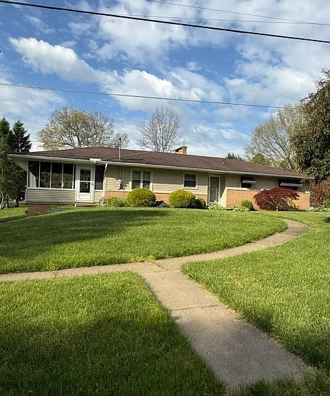 212 Hoffman Rd — Photo 1