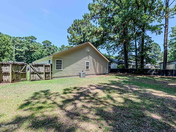 3rd image of 1026 Spring Villa Drive