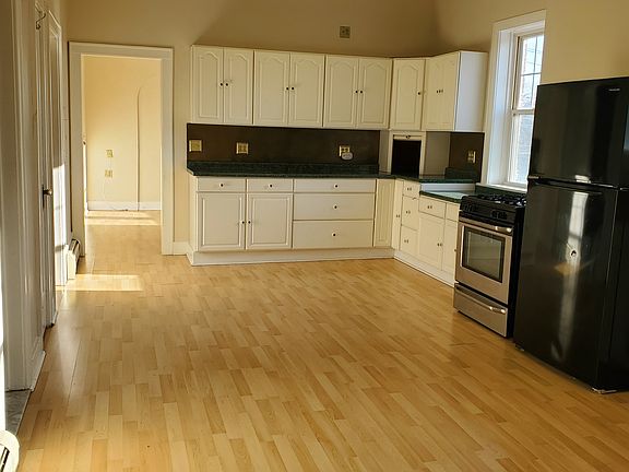 5th image of 76 3rd Ave Floor 2