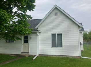 201 SE Main St, Hopedale, IL