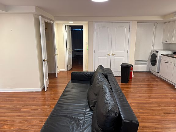 3rd image of 849 Oliver St Floor 1