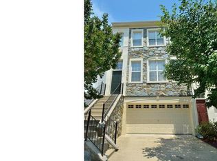 2110 Capstone Cir, Herndon, VA 20170