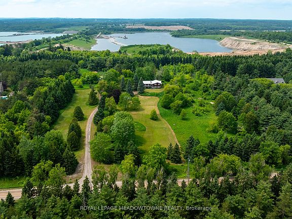 2nd image of 3574 Escarpment Side Rd
