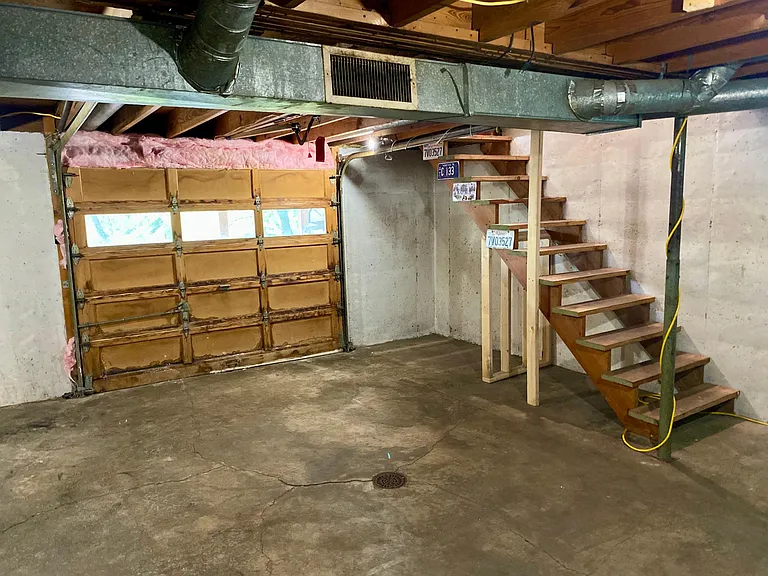 921 N 7th St — Photo 13