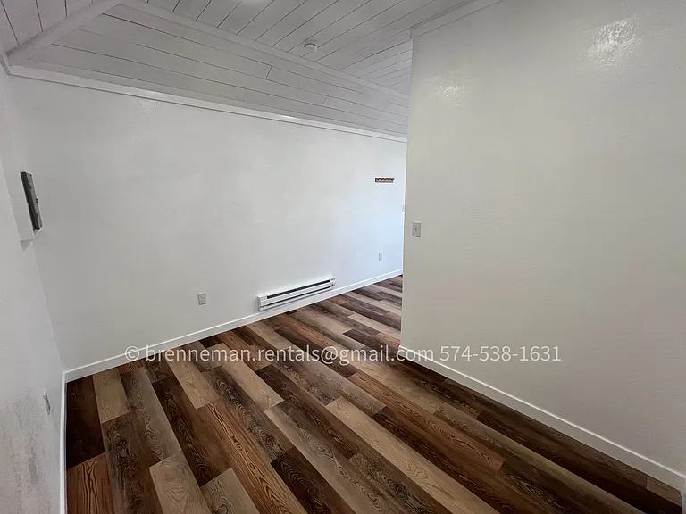 212 S Meridian Rd — Photo 10