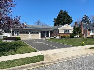 3437 Manchester Rd, Wantagh, NY 11793