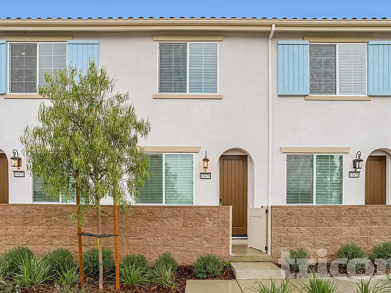 10476 Barrena Loop — Photo 1
