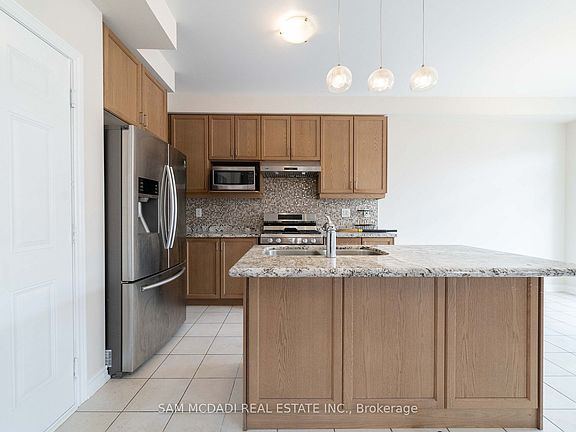 4th image of 5551 Meadowcrest Ave