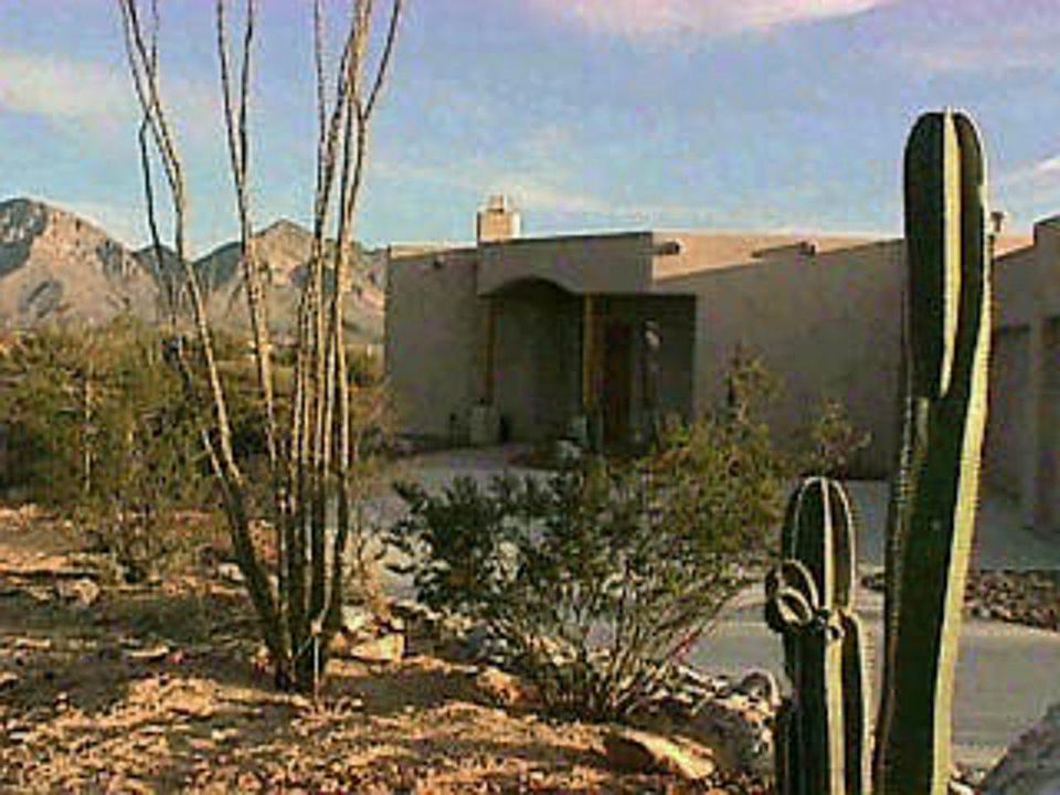 1st image of 995 W Placita Luna Bonita #0