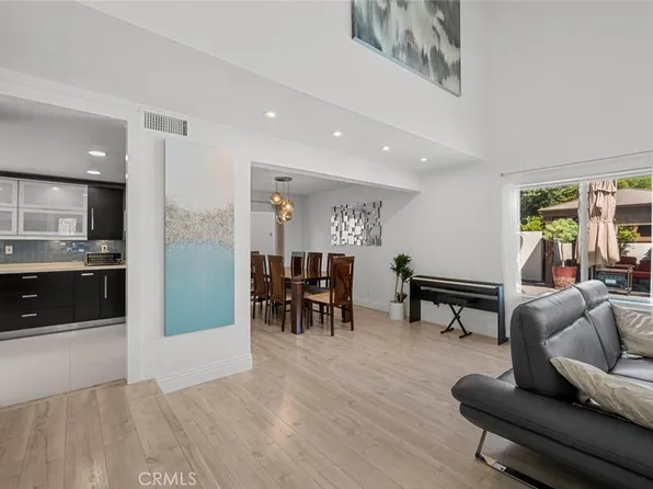 22835 Styles St, Woodland Hills, CA 91367