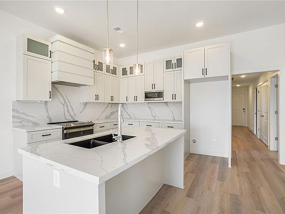4th image of 3725-3727 NW 93rd St