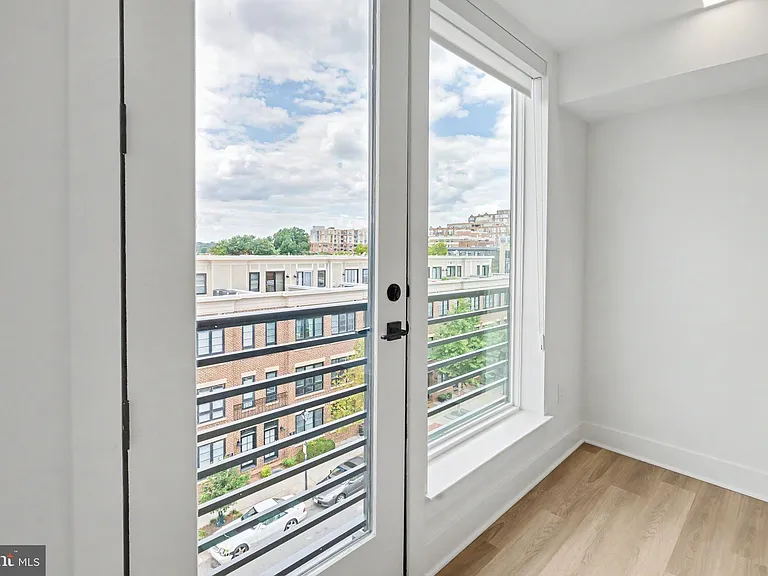 701 N Henry St #502 — Photo 39