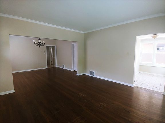 4th image of 931 Elgin Ave