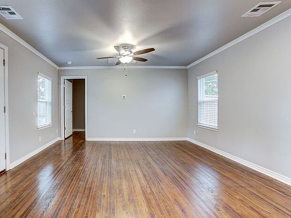 5th image of 2626 E 8th St #2