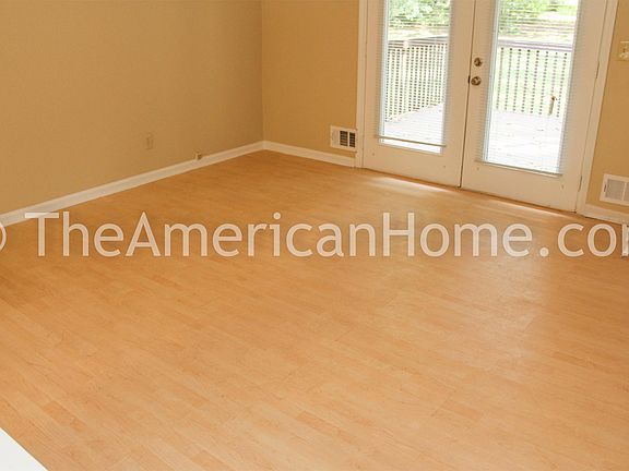5th image of 3396 Lyndale St
