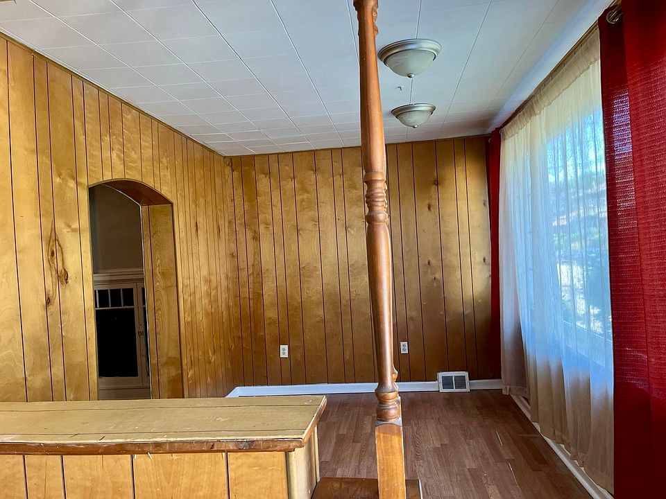 1st image of 2438 Woodstock Ave
