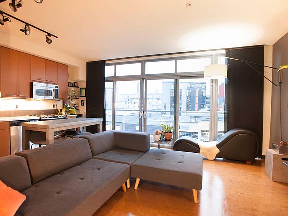 4th image of 1414 12th Ave Unit 302