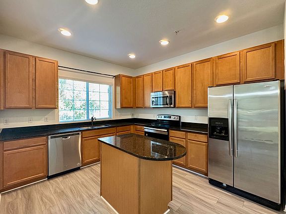 5th image of 2445 Passamonte Dr