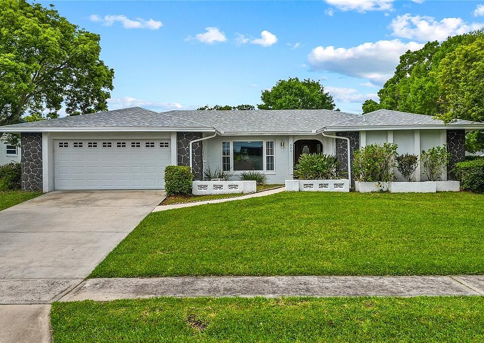1st image of 526 PARKWOOD COURT