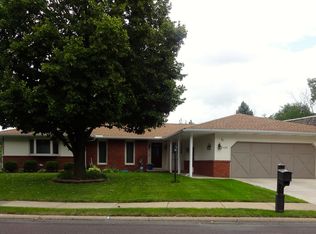 2100 Highwood Ave, Pekin, IL