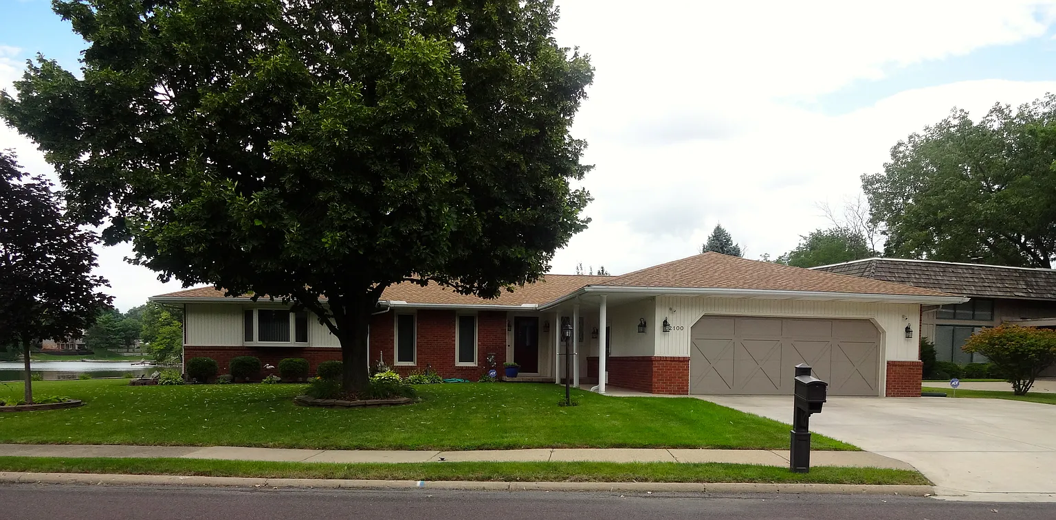 2100 Highwood Ave photo 1